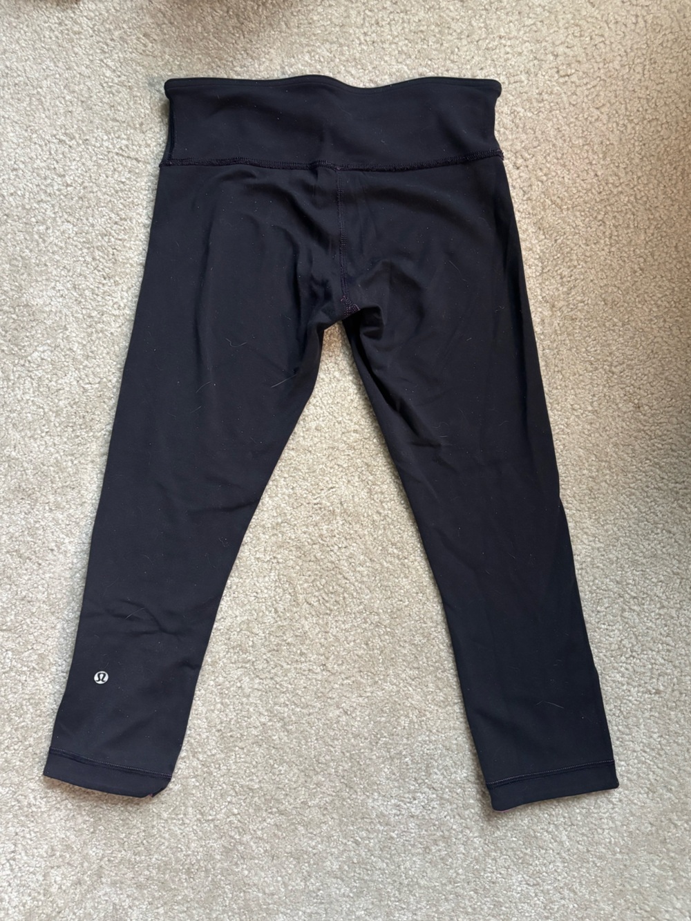 Black and purple reversible Lululemon cropped Leggings